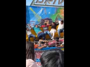 ホモと見る絶叫マシンでプリケツになるデブ