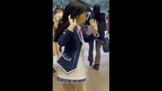 ホモと見るVtuberのイベント会場にいる謎の生き物