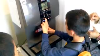 のまさんち「空港の給湯 給水機が親切だった件 台北松山空港」