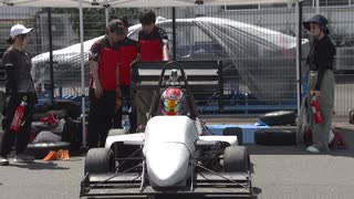 大学生が設計し組み立てたレーシングカー　全国大会に出場する学生たちが試走会