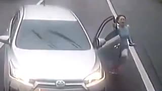 ホモと見る交通事故でパニックになってしまうおばあちゃん
