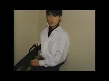 マシンガンを持った男 ノイズ軽減+AIアプコン版