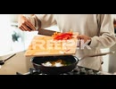woman chopping vegetables for stir-fry　田中鉄也オンド.com