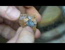 ボルダーオパールの原石を研磨する