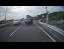 中年ライダー二人があり得ない場所で横に並んで話していて、一台が車道を見ずにいきなり飛び出そうとした・リア③