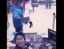 ホモと見る強盗をみて爆笑する受付嬢