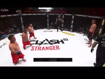 ホモと見るvs三人の小さな格闘家