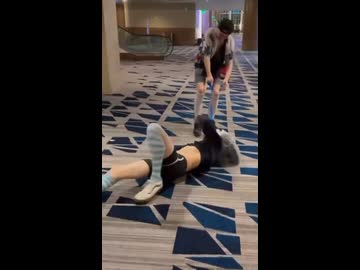 ホモと見る動物愛護団体のパフォーマンス