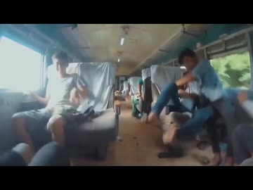 ホモと見るとんでもなく揺れるミャンマーの電車