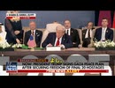 ガザ和平合意正式署名‼️　署名したのはトランプ大統領と中東各国の首脳たちです　壇上には静かな緊張感。ペンを手にしたリーダーたちが「はい」とだけ言いながら、次々と署名していきます。