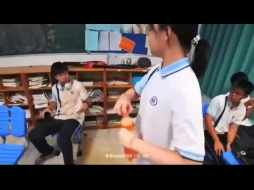 ホモと見るクラスの女子にめちゃくちゃブチギレられるチー牛