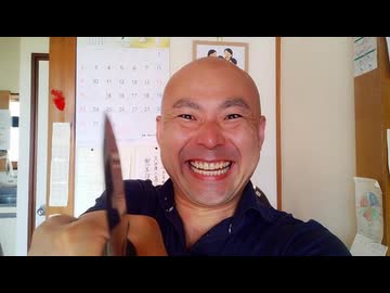 満面の笑みでナイフを振り下ろすカツドン.AI