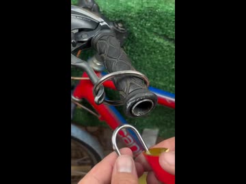 ホモと学ぶ画期的な自転車の施錠方法