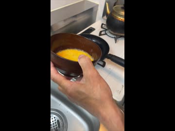 チーズインオムレツ。