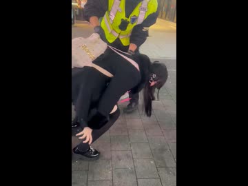 ホモと見る酒と薬でパキってしまうトー横女子