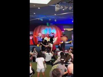 ホモと見るアンパンマンミュージアムで大喧嘩する父親