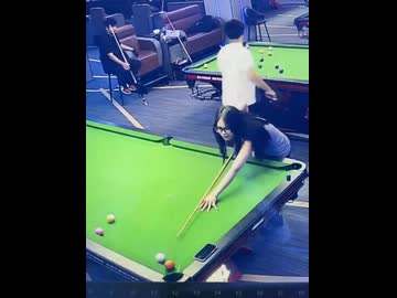 ホモと見るビリヤード下手すぎ女