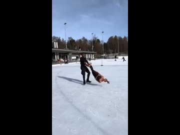 ホモと見るお互いを信頼していないと出来ないスケートの技