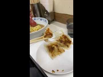 ラーメン餃子セット、空心菜の炒め物食べた。