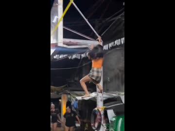 女vsバスケットゴール