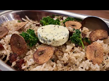 【脂身で作る背徳飯】ガーリックライスを作る、妻のしもべ