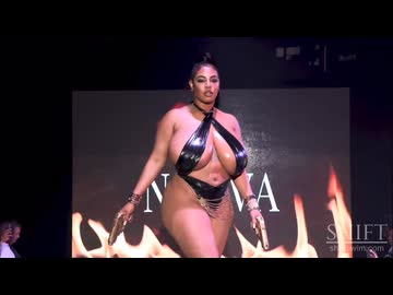 ホモと見るアメリカの多様性が生んだビックサイズモデル姉貴