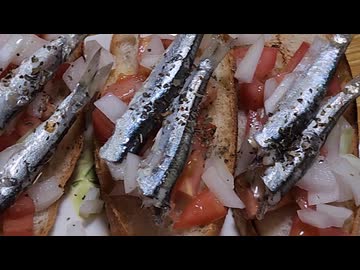 雀botが釣った魚を料理して食べる動画　＃７　カタクチイワシのブルスケッタ