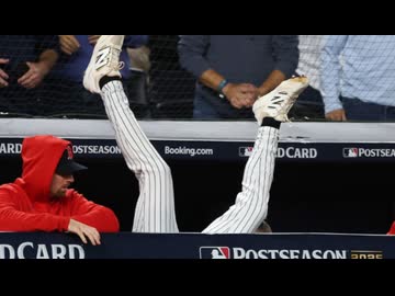 【MLB】己の体よりアウト１つ！メジャーのダグアウトキャッチ集（※内野席・未遂あり）