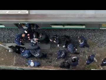 ホモと見る電車で女を襲ってしまう17歳の弱者男性ジョーカー