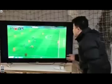 ホモと見る日本にサッカーで負けて激怒してしまう中国人