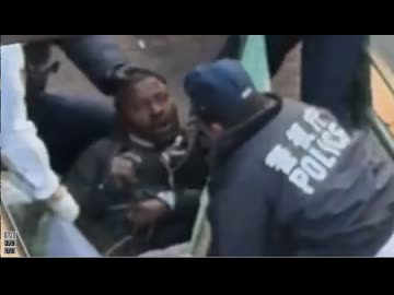 ホモと見る新大久保でぐるぐる巻きにされる謎の黒人