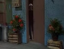 seu madruga fazendo a dança da porta