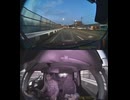 みんな時速70キロ程度出してかっ飛ばしている道路で、余りにも速度差がある原付バイクを追い越すのは、右車線を走ってくる車に接触しないように注意する必要がある