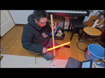 誘導灯と鶴嘴で「帝国のマーチ」