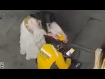 ホモと見るペットを配達員に轢かれてブチギレる女