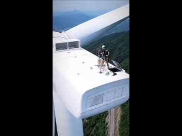 ホモと学ぶ風力タービンの修理