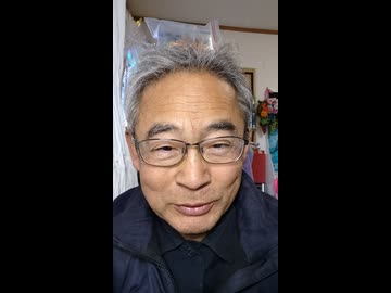 ガラスを叩き暴れるダウン症の女の子。に、恫喝する【ヨンタン】1000003593