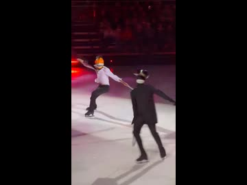 ホモと見るチェンソーマンのコスプレで滑るロシアのフィギュアスケーター