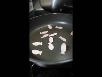跳ねるおさかなハム