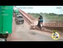 ホモと見るブラジルで橋が崩落する様子