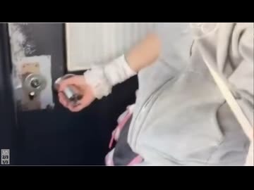 ホモと見るドアノブが壊れて部屋に閉じ込められるアイドル