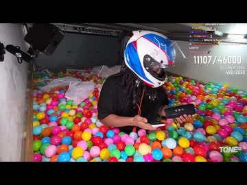 ホモと見る職質を受けるカラーボール満載のトラック