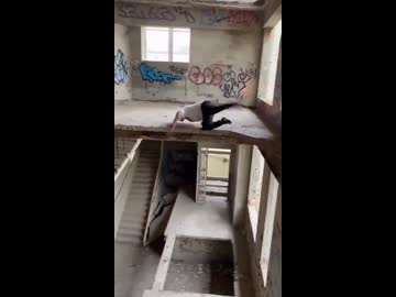 ホモと見るAIが作ったパルクール動画