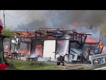 福岡・福津市八並の木造住宅2棟が全焼する火災　けが人なし