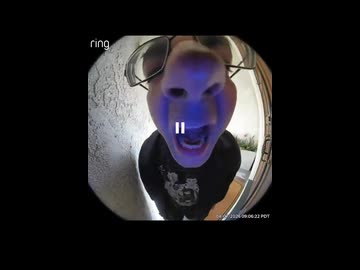 ホモと見るドアカメラに映った怖すぎるチー牛