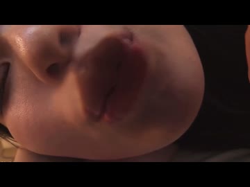 未梨一花　キス顔