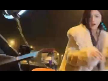 ホモと見る配信中に轢かれてしまう迷惑系配信者