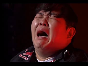 ホモと見る敗北して酒を一気飲みするゲーマー