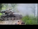 エクアドル軍は、コロンビア国境近くのジャングルで活動していた違法鉱夫の施設を爆破するために、AMX-13装甲車を使用しました。