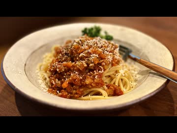 【家族みんな食べられるヤツ】ミートソーススパゲッティを作る、妻のしもべ